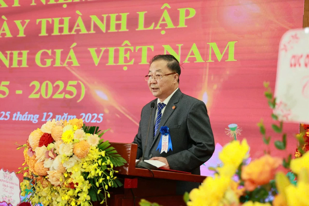 "Cánh tay" nối dài của Bộ Tài chính trong việc tổ chức, xây dựng, phát triển nghề thẩm định giá "Cánh tay" nối dài của Bộ Tài chính trong việc tổ chức, xây dựng, phát triển nghề thẩm định giá