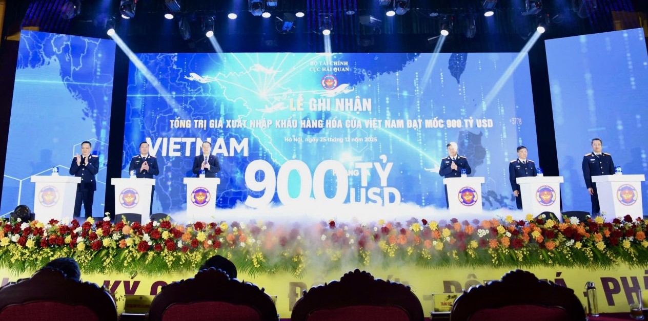 Giá trị xuất nhập khẩu hàng hóa của Việt Nam cán mốc 900 tỷ USD