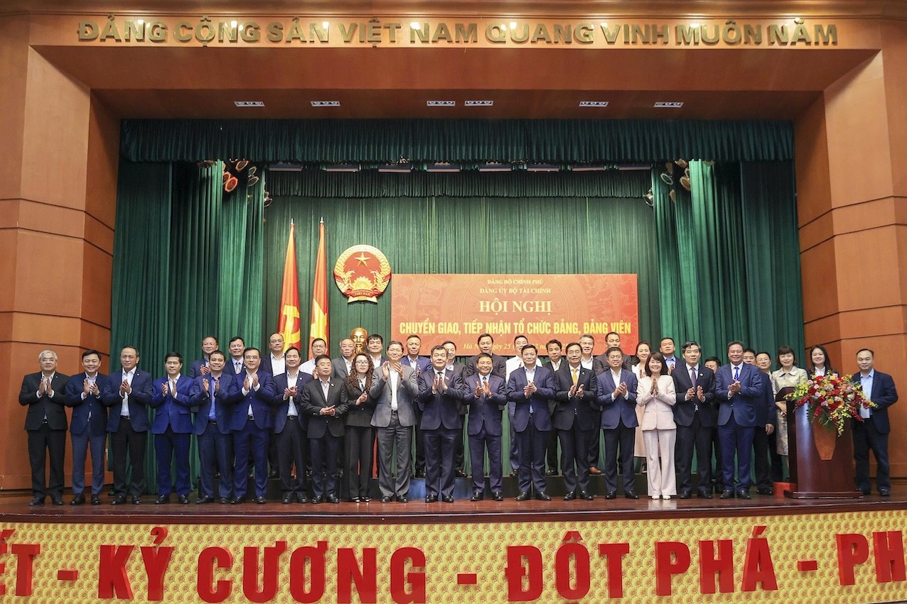 Bàn giao 22 Đảng bộ tập đoàn, tổng công ty, ngân hàng về Đảng bộ Bộ Tài chính