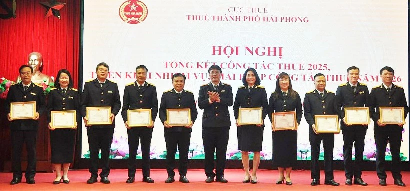 Thuế TP. Hải Phòng thu ngân sách lần đầu tiên đạt mốc 100.000 tỷ đồng