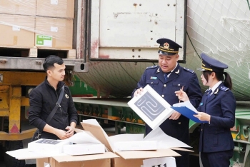 Chi cục Hải quan khu vực V: Thông quan hàng hóa vượt mốc 200 tỷ USD, thu ngân sách tăng mạnh