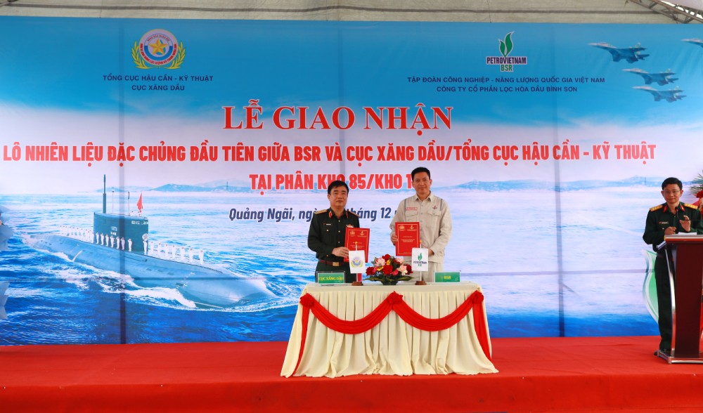 BSR bàn giao lô nhiên liệu đặc chủng đầu tiên phục vụ quốc phòng cho Cục Xăng dầu tại phân kho 85/kho 182