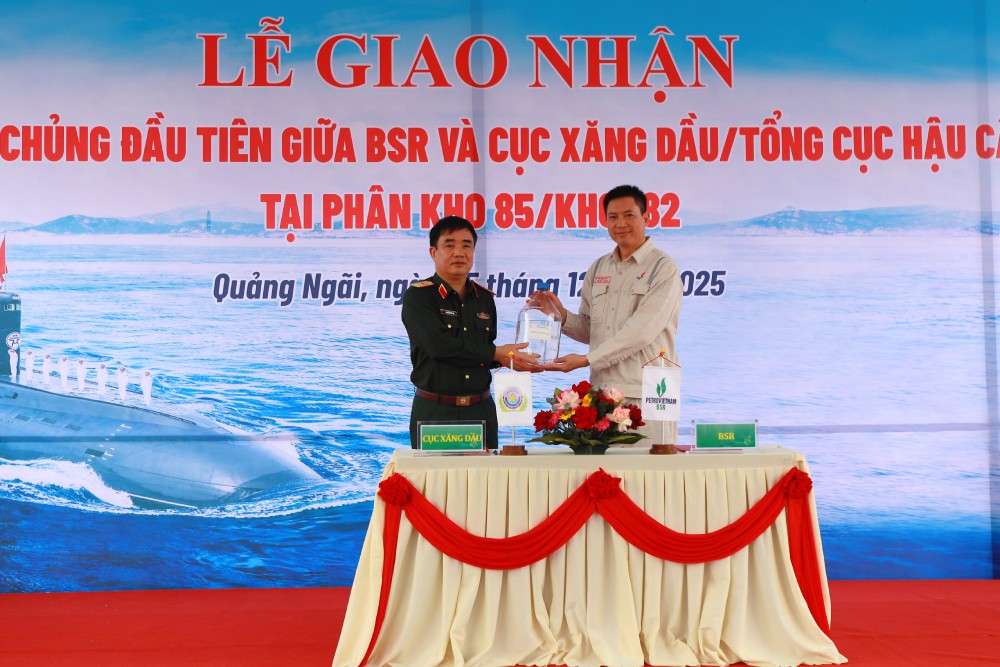 BSR bàn giao lô nhiên liệu đặc chủng đầu tiên phục vụ quốc phòng cho Cục Xăng dầu tại phân kho 85/kho 182