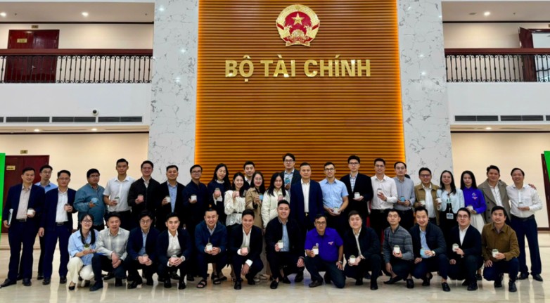 Hơn 600kg pin cũ được thu gom, lan tỏa thông điệp sống xanh trong công sở