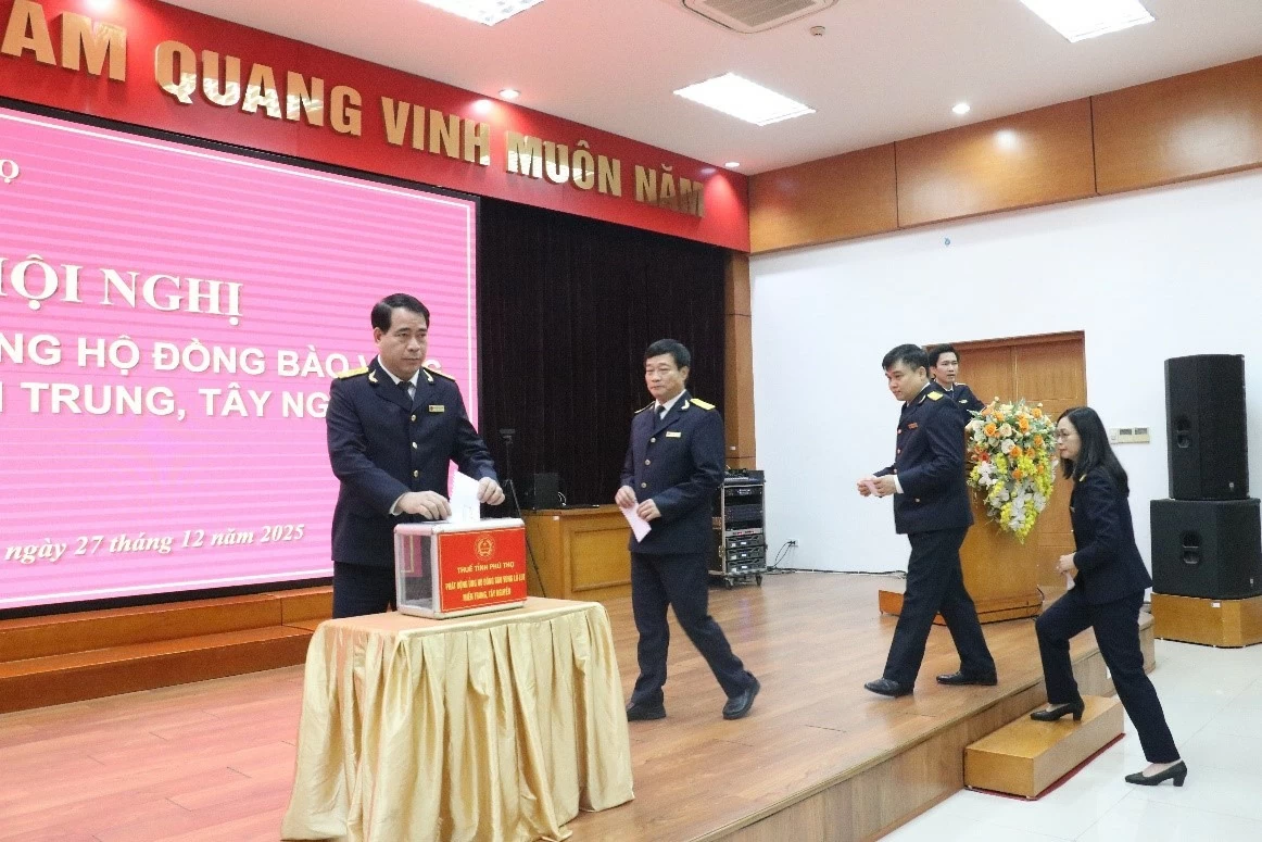 Thuế tỉnh Phú Thọ: Phát động ủng hộ đồng bào vũng lũ lụt miền Trung, Tây Nguyên Thuế tỉnh Phú Thọ: Phát động ủng hộ đồng bào vũng lũ lụt miền Trung, Tây Nguyên