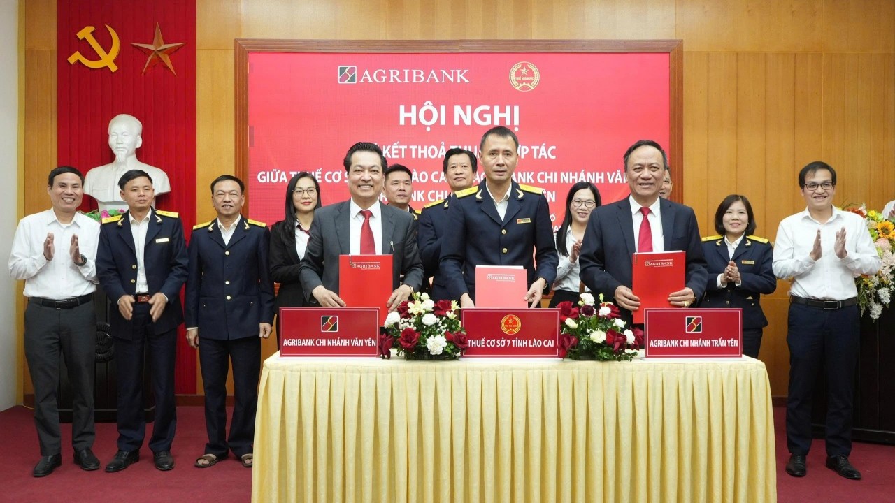 Thuế cơ sở 7 tỉnh Lào Cai ký kết quy chế hợp tác hỗ trợ hộ kinh doanh chuyển đổi sang kê khai