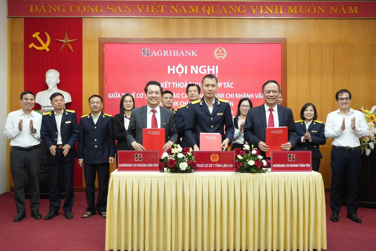 Thuế cơ sở 7 tỉnh Lào Cai ký kết quy chế hợp tác hỗ trợ hộ kinh doanh chuyển đổi sang kê khai