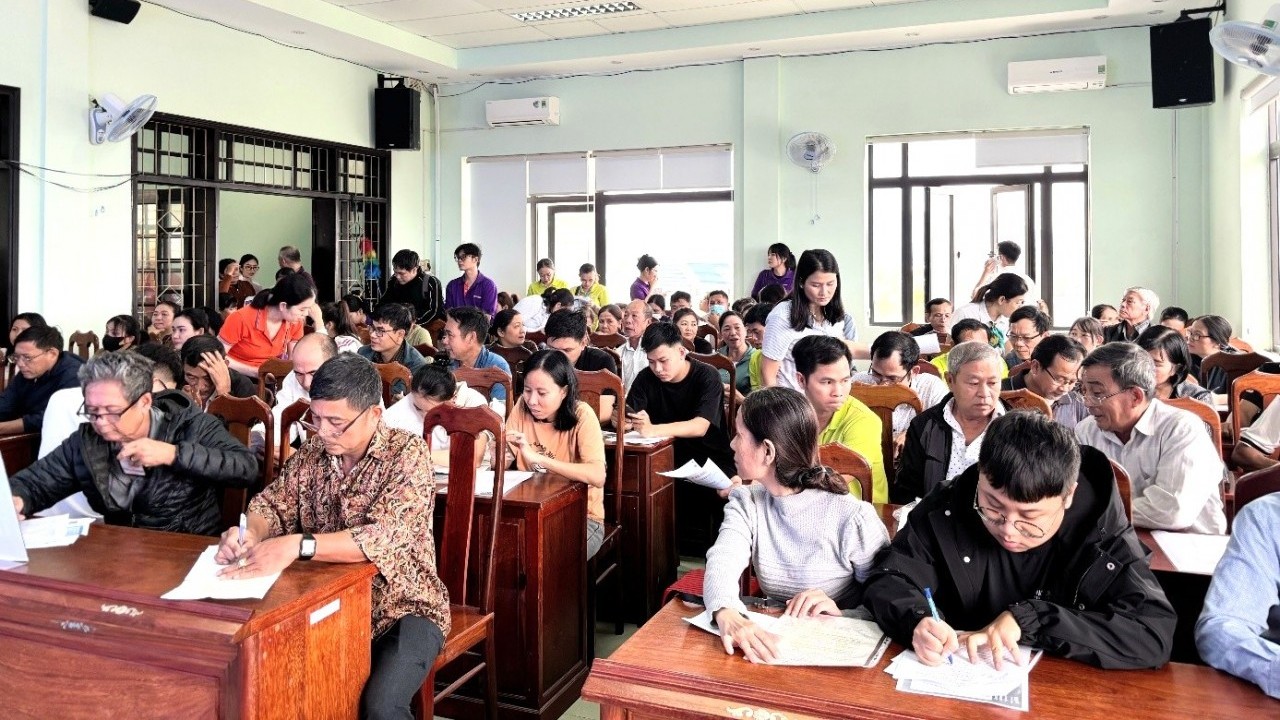 Thuế cơ sở 2 tỉnh Gia Lai đẩy nhanh hỗ trợ hộ kinh doanh chuyển đổi phương pháp kê khai