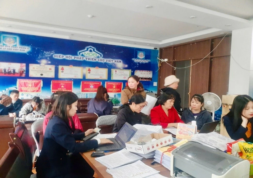Thuế cơ sở 1 tỉnh Quảng Ninh tăng tốc hỗ trợ hộ kinh doanh chuyển đổi sang phương pháp kê khai Thuế cơ sở 1 tỉnh Quảng Ninh tăng tốc hỗ trợ hộ kinh doanh chuyển đổi sang phương pháp kê khai