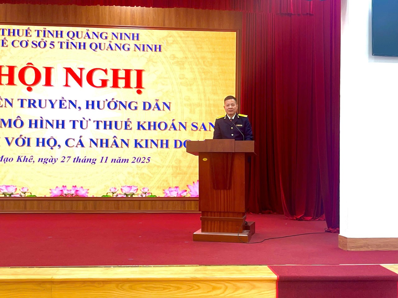 Thuế cơ sở 5 tỉnh Quảng Ninh tuyên truyền, hướng dẫn hộ kinh doanh chuyển đổi sang kê khai