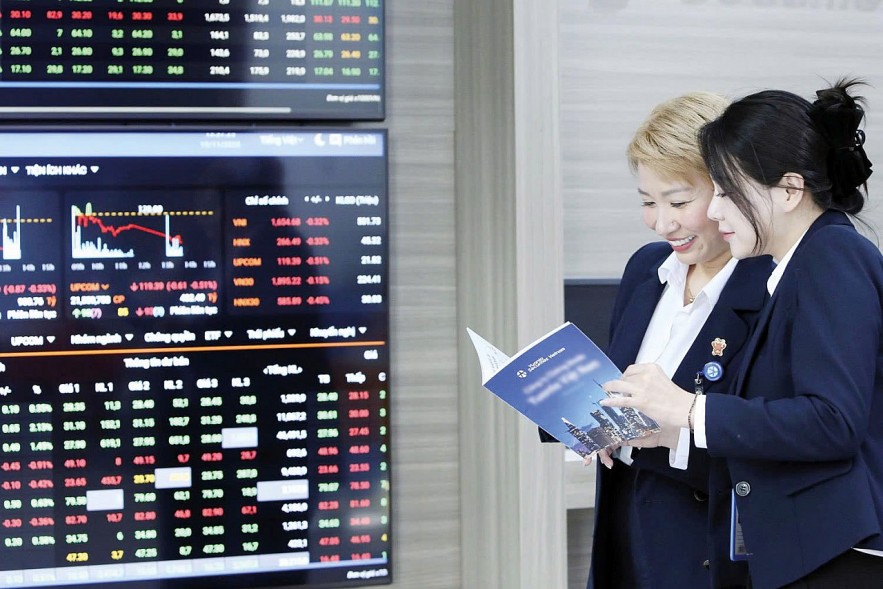 Tạo nền tảng pháp lý để nâng cấp thị trường chứng quyền Tạo nền tảng pháp lý để nâng cấp thị trường chứng quyền