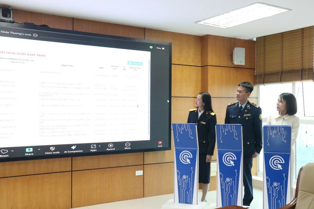 Thuế tỉnh Phú Thọ: Tiếp tục tìm ra 36 chủ nhân “Hóa đơn may mắn” quý III/2025 Thuế tỉnh Phú Thọ: Tiếp tục tìm ra 36 chủ nhân “Hóa đơn may mắn” quý III/2025