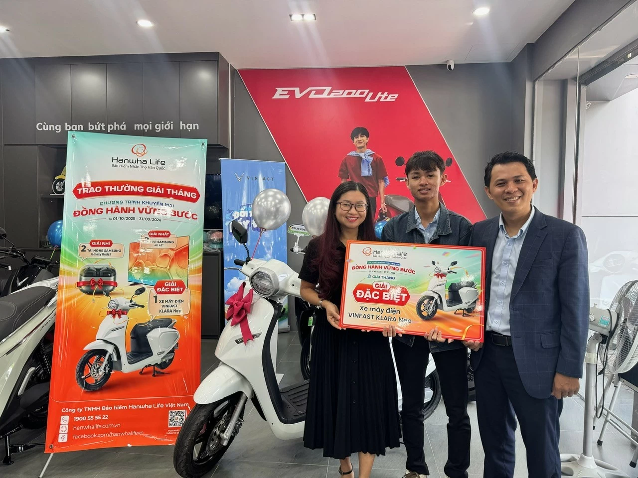 Hanwha Life tổ chức quay số trúng thưởng đợt 2 chương trình khuyến mại “Đồng hành vững bước” Hanwha Life tổ chức quay số trúng thưởng đợt 2 chương trình khuyến mại “Đồng hành vững bước”