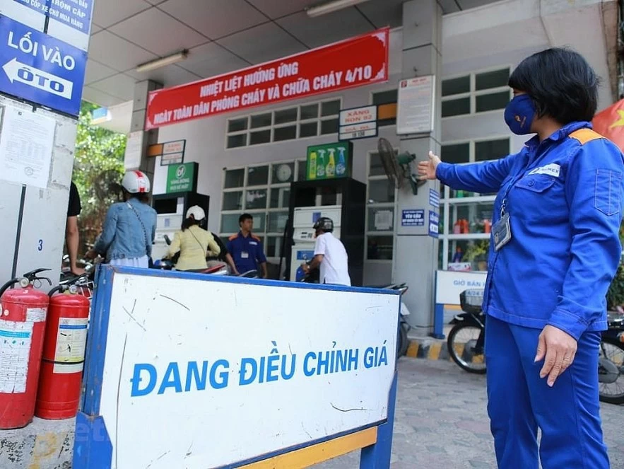 Giá xăng ngày mai dự báo có thể tiếp tục giảm từ 80 - 280 đồng/lít
