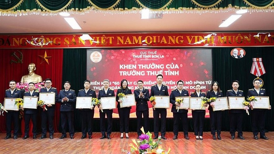 Thuế tỉnh Sơn La thu ngân sách năm 2025 tăng hơn 35% so với cùng kỳ Thuế tỉnh Sơn La thu ngân sách năm 2025 tăng hơn 35% so với cùng kỳ