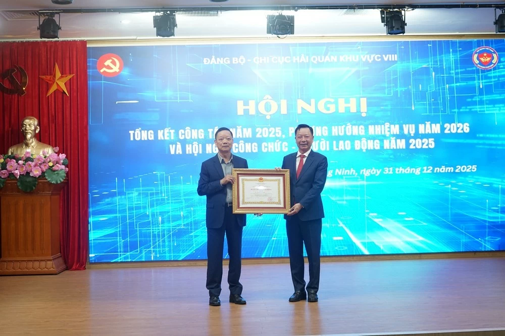 Chi cục Hải quan Khu vực VIII phấn đầu thu ngân sách vượt 17.500 tỷ đồng trong năm 2026 Chi cục Hải quan Khu vực VIII phấn đầu thu ngân sách vượt 17.500 tỷ đồng trong năm 2026
