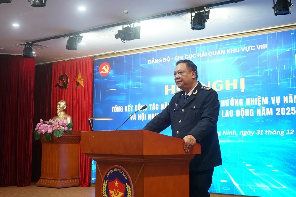 Chi cục Hải quan Khu vực VIII phấn đầu thu ngân sách vượt 17.500 tỷ đồng trong năm 2026 Chi cục Hải quan Khu vực VIII phấn đầu thu ngân sách vượt 17.500 tỷ đồng trong năm 2026