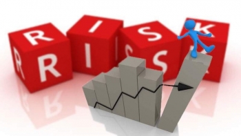 Lệch pha kỳ hạn bào mòn NIM, tín dụng bất động sản cần tái cơ cấu