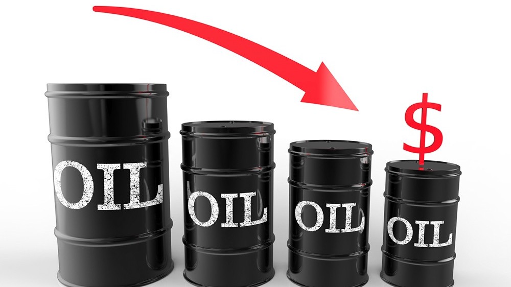 Ngày 2/1: Giá dầu thế giới tiếp tục sụt giảm