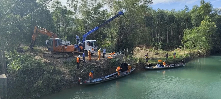 EVN hoàn thành vượt tiến độ xóa “vùng lõm” sóng chưa có điện tại 129 thôn, bản EVN hoàn thành vượt tiến độ xóa “vùng lõm” sóng chưa có điện tại 129 thôn, bản