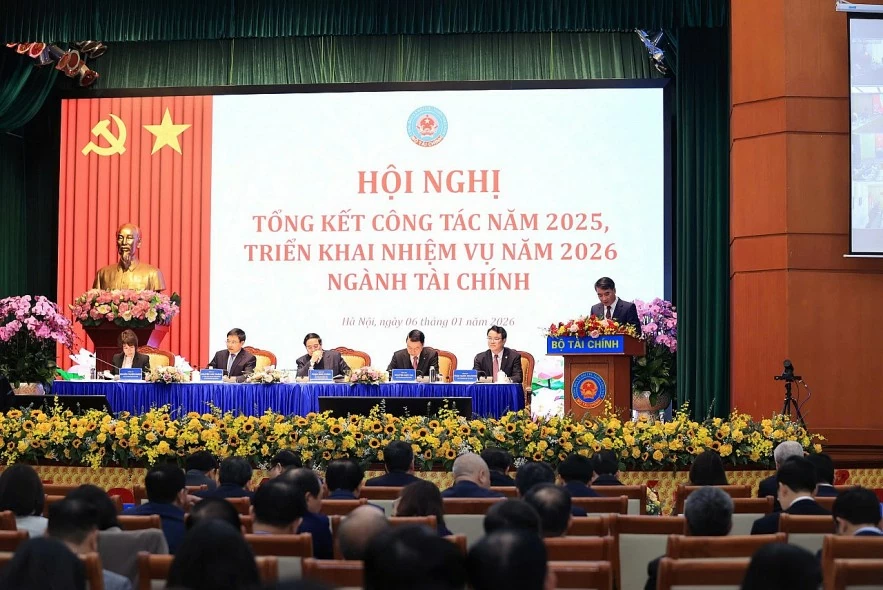 Hà Nội bứt phá năm 2025 với ngân sách vượt 700 nghìn tỷ đồng, cơ chế đặc thù tạo đà phát triển Hà Nội bứt phá năm 2025 với ngân sách vượt 700 nghìn tỷ đồng, cơ chế đặc thù tạo đà phát triển