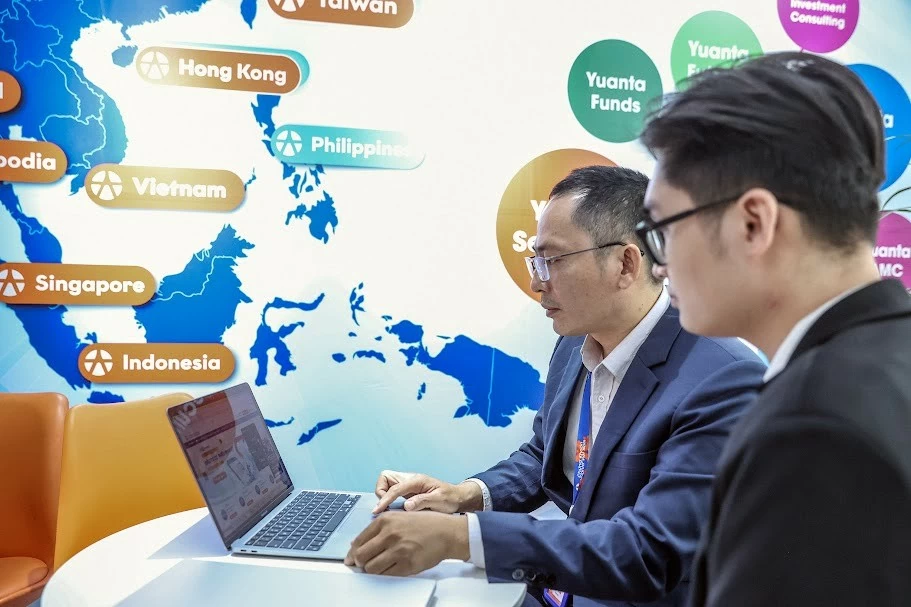 Hoàn thiện khuôn khổ hành nghề chứng khoán, tạo nền cho chuyển đổi số và nâng hạng thị trường Hoàn thiện khuôn khổ hành nghề chứng khoán, tạo nền cho chuyển đổi số và nâng hạng thị trường