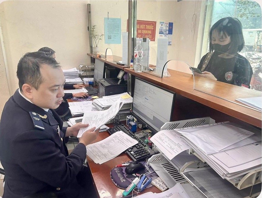 Hải quan chủ động hoàn thiện thể chế, thu ngân sách vượt xa dự toán