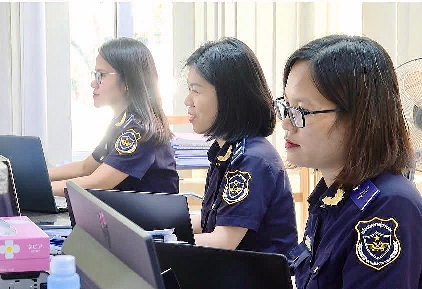 undefined Hải quan khu vực X thu ngân sách hơn 20.635 tỷ đồng, vượt chỉ tiêu pháp lệnh