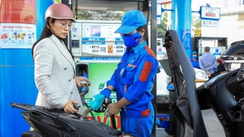 Từ 15h chiều 8/1, giá xăng giảm từ 205 - 357 đồng/lít