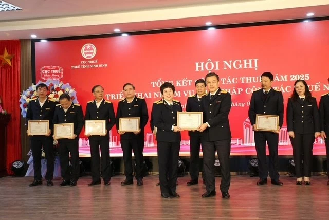 Thuế tỉnh Ninh Bình lọt top 7 địa phương có số thu ngân sách cao nhất cả nước Thuế tỉnh Ninh Bình lọt top 7 địa phương có số thu ngân sách cao nhất cả nước