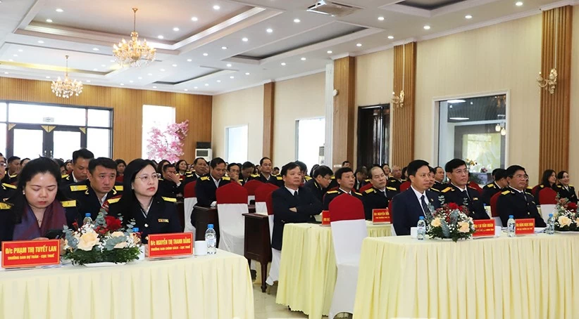 Lần đầu tiên Hưng Yên thu ngân sách nhà nước vượt mốc 100 nghìn tỷ đồng Lần đầu tiên Hưng Yên thu ngân sách nhà nước vượt mốc 100 nghìn tỷ đồng