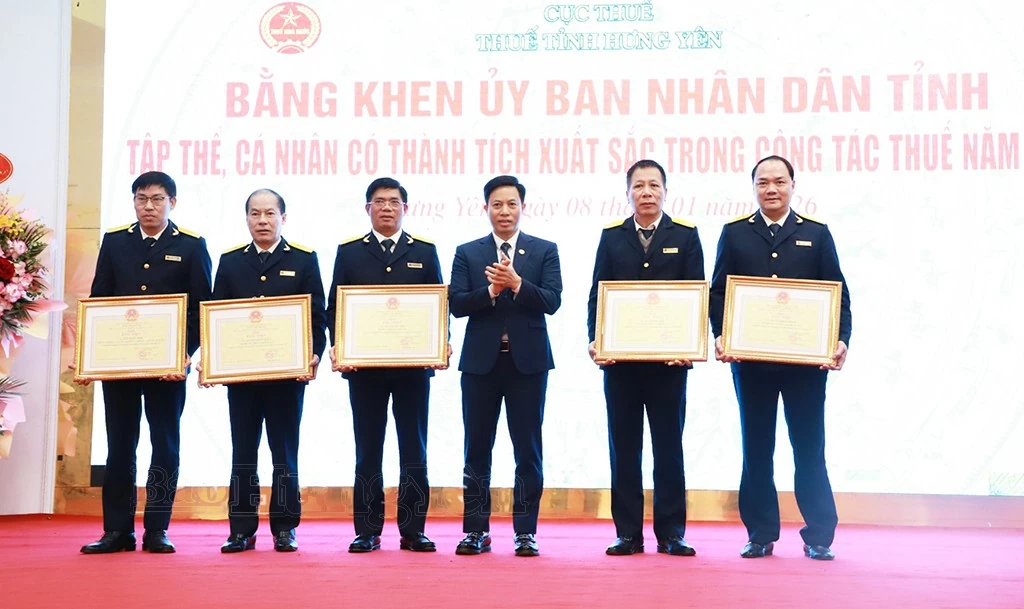 Lần đầu tiên Hưng Yên thu ngân sách nhà nước vượt mốc 100 nghìn tỷ đồng Lần đầu tiên Hưng Yên thu ngân sách nhà nước vượt mốc 100 nghìn tỷ đồng