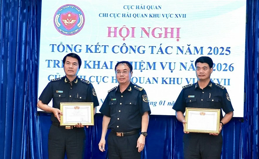 Hải quan khu vực XVII nhiều tập thể, cá nhân được Chính phủ, Bộ Tài chính khen thưởng