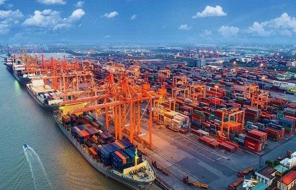 Vượt “sóng gió” thuế quan, Việt Nam trở thành “quán quân” tăng trưởng Châu Á