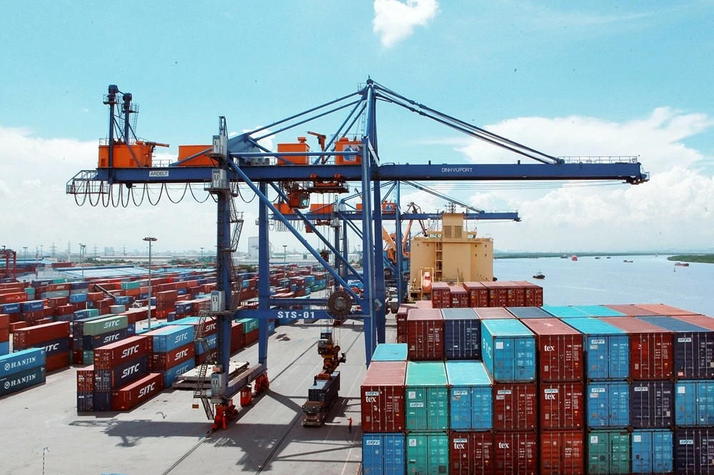 Cảng biển Hải Phòng phấn đấu đạt 122 triệu tấn hàng hóa thông qua trong năm 2026