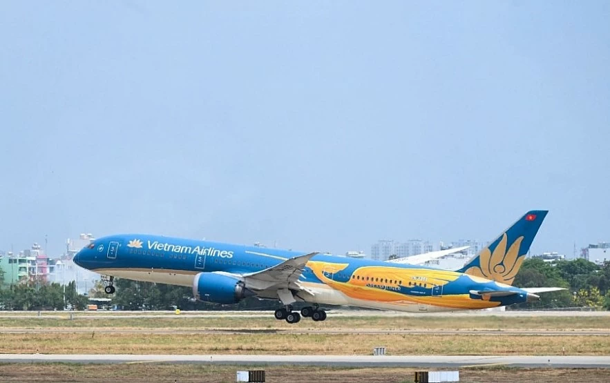 Sải cánh thêm 14 đường bay quốc tế, Vietnam Airlines lập đỉnh doanh thu năm 2025