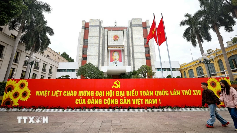 Đại hội XIV của Đảng: Đặt trọn niềm tin vào những quyết sách chiến lược Pano chào mừng Đại hội đại biểu toàn quốc lần thứ XIV của Đảng trước trụ sở Ủy ban nhân dân thành phố Hà Nội. (Ảnh: Thanh Tùng/TTXVN)