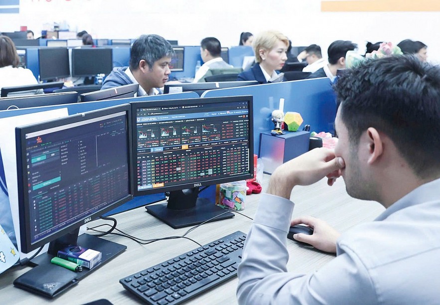 Mạnh tay xử lý vi phạm trong lĩnh vực chứng khoán