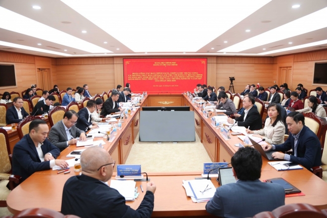 Đoàn công tác của Ban Chính sách, Chiến lược Trung ương và Thường trực Ban Chỉ đạo làm việc với Đảng ủy Bộ Tài chính về Tổng kết Nghị quyết số 05-NQ/TW