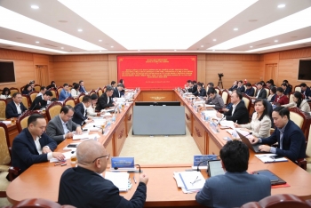 Đoàn công tác của Ban Chính sách, Chiến lược Trung ương và Thường trực Ban Chỉ đạo làm việc với Đảng ủy Bộ Tài chính về Tổng kết Nghị quyết số 05-NQ/TW