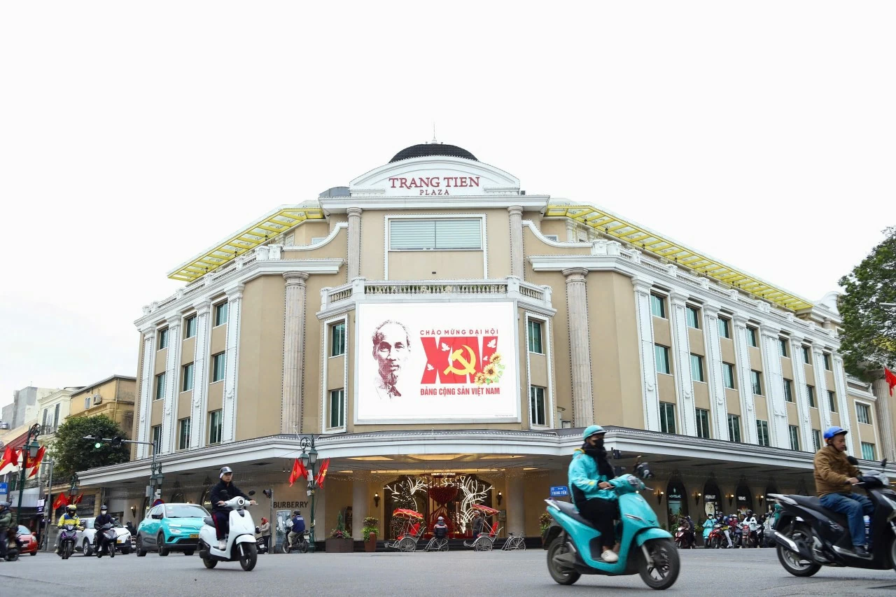 Hà Nội trang hoàng rực rỡ chào mừng Đại hội XIV của Đảng