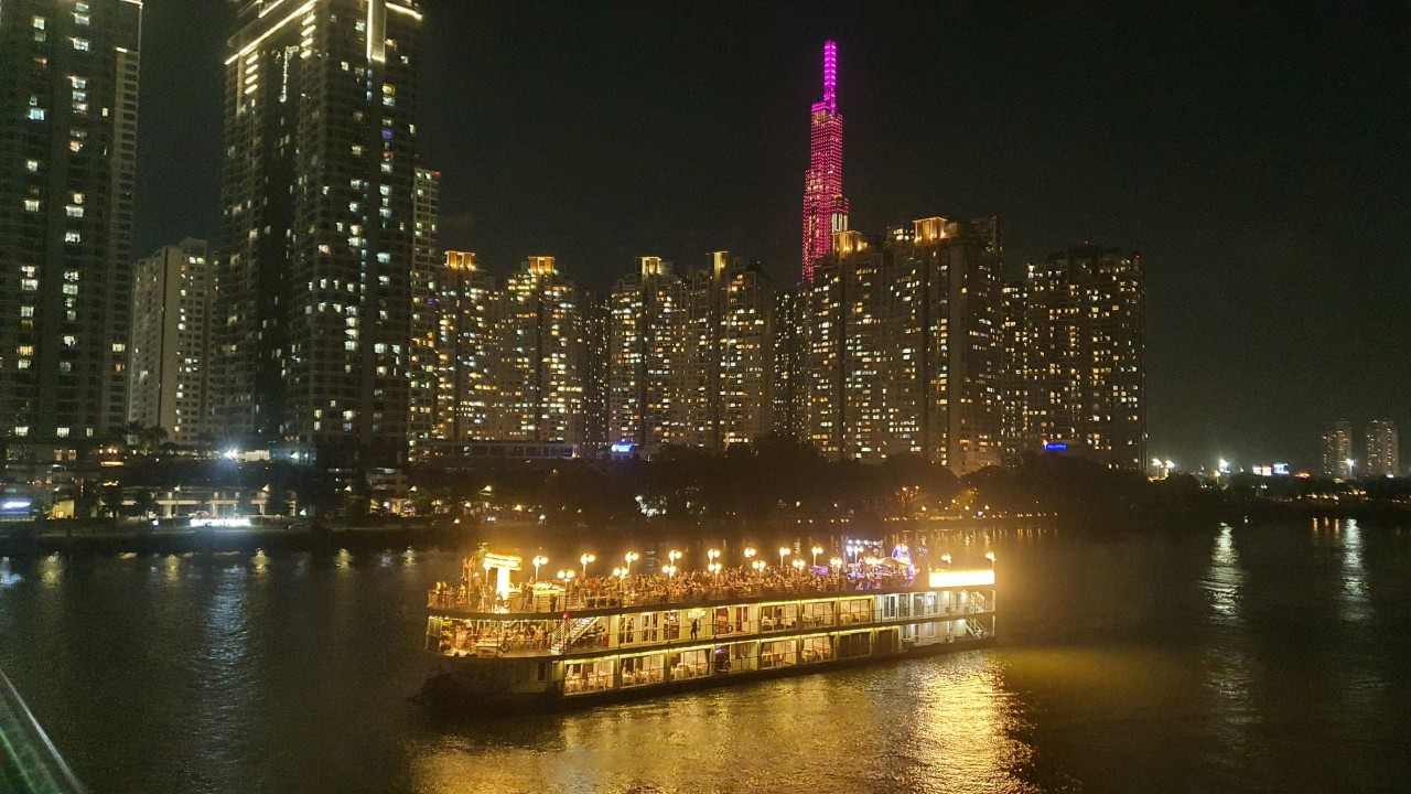 Kinh tế dịch vụ 24/7 mở rộng dư địa thu ngân sách cho TP. Hồ Chí Minh