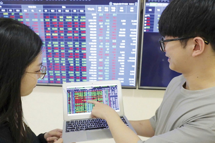 Thị trường chứng khoán hướng tới tăng trưởng theo chiều sâu