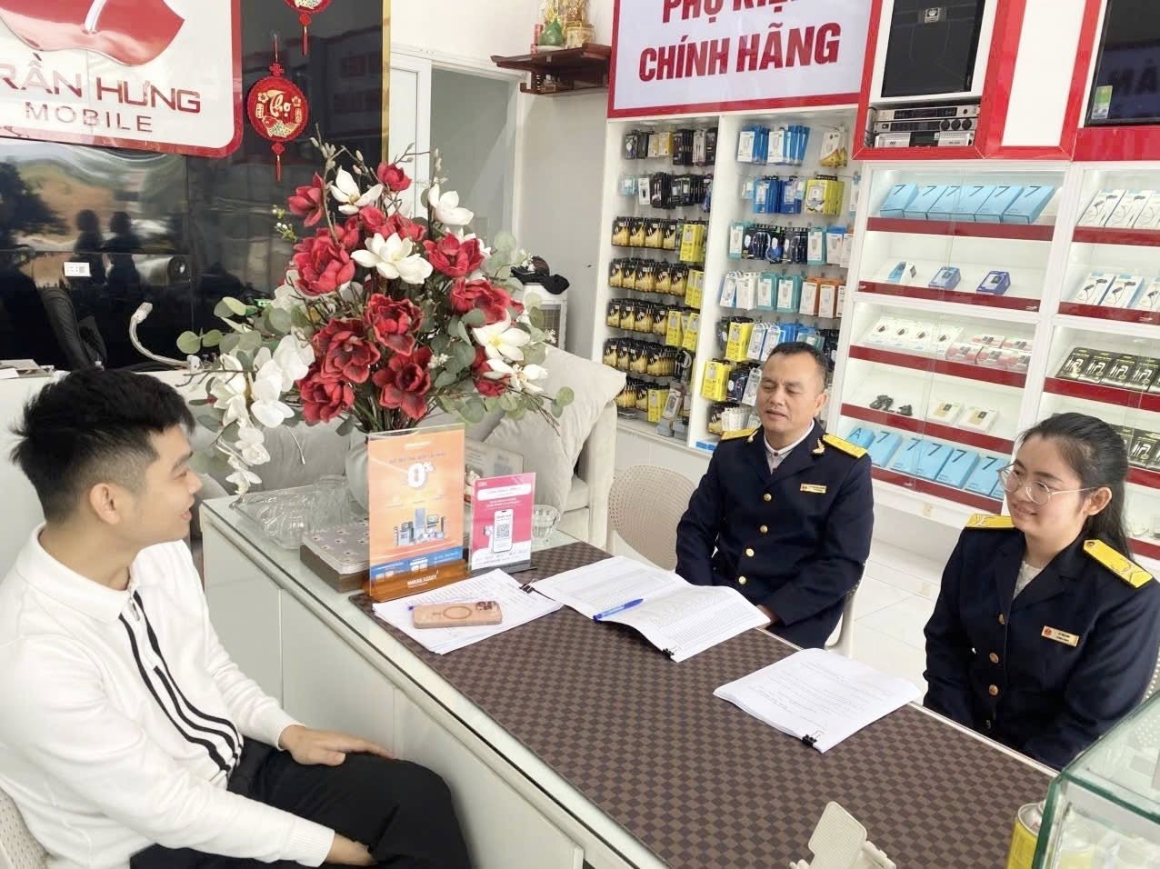 Thuế tỉnh Thanh Hóa tiếp tục tạo điều kiện thuận lợi để hộ kinh doanh chuyển sang kê khai Thuế tỉnh Thanh Hóa tiếp tục tạo điều kiện thuận lợi để hộ kinh doanh chuyển sang kê khai