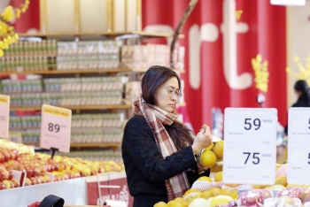 Cận Tết Nguyên đán Bính Ngọ 2026: Hàng hóa dồi dào, giá cả ổn định