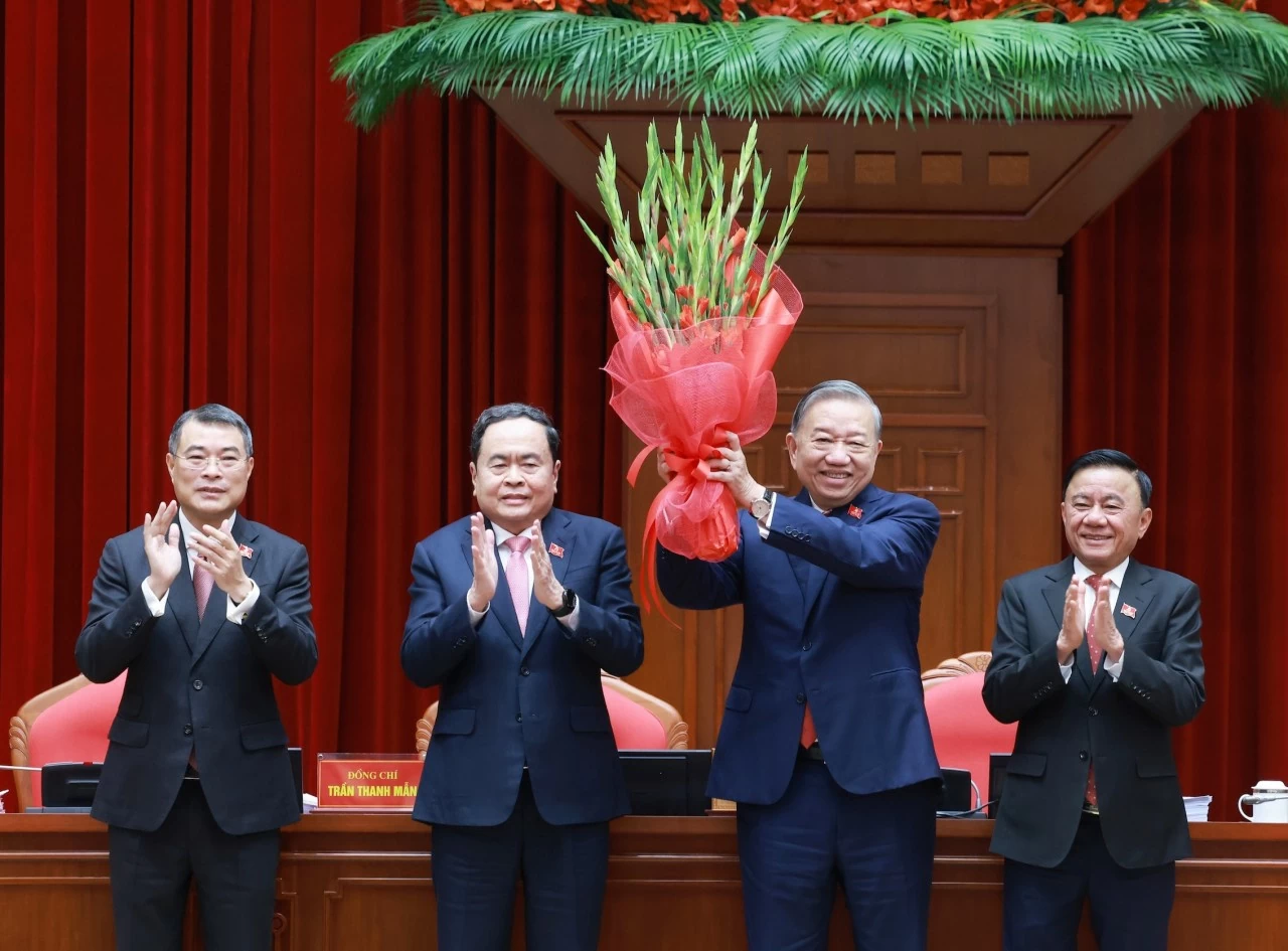 Thống nhất tuyệt đối bầu đồng chí Tô Lâm tiếp tục giữ chức Tổng Bí thư Ban Chấp hành Trung ương Đảng khoá XIV Thống nhất tuyệt đối bầu đồng chí Tô Lâm tiếp tục giữ chức Tổng Bí thư Ban Chấp hành Trung ương Đảng khoá XIV