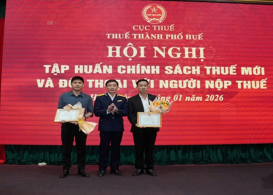 Thuế TP. Huế tập huấn, giải đáp kịp thời những vướng mắc của người nộp thuế Thuế TP. Huế tập huấn, giải đáp kịp thời những vướng mắc của người nộp thuế
