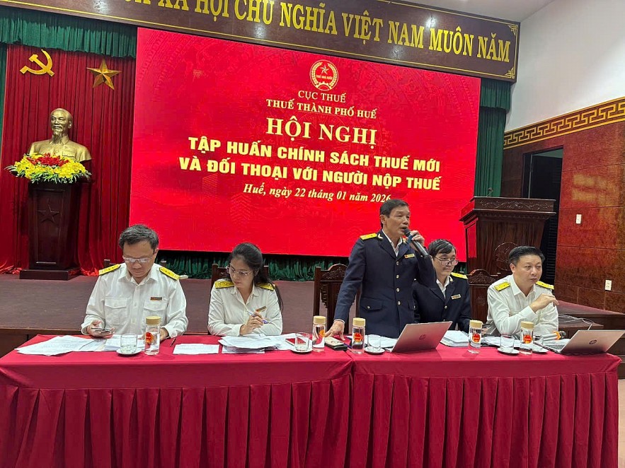 Thuế TP. Huế tập huấn, giải đáp kịp thời những vướng mắc của người nộp thuế