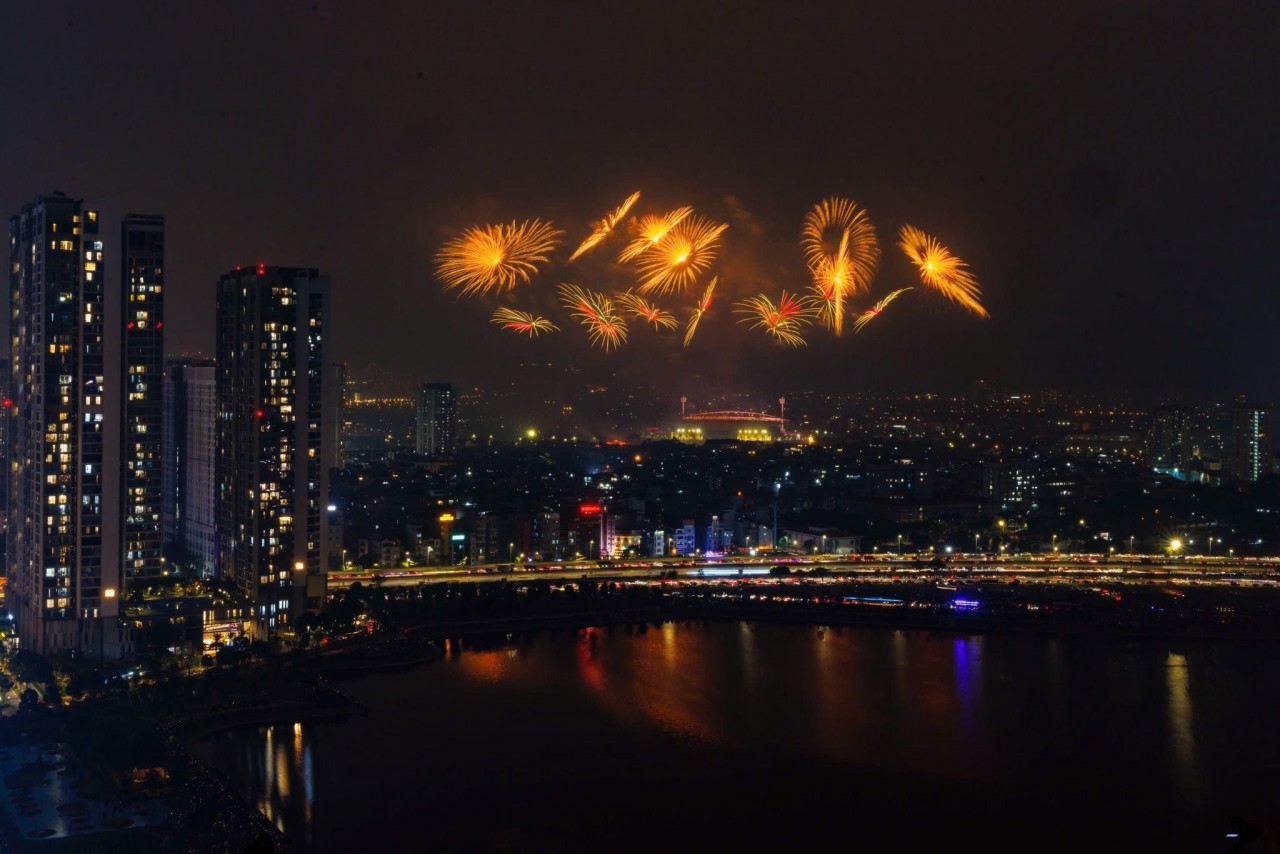 Từ Phú Quốc, Đà Nẵng, Sun Group mang cả bầu trời pháo hoa đỉnh cao ra Thủ đô