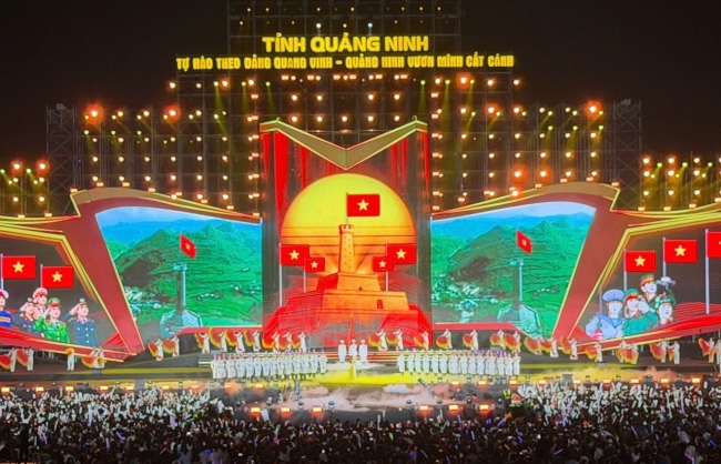 Hơn 50.000 người tham gia chương trình nghệ thuật chào mừng thành công Đại hội đại biểu toàn quốc lần thứ XIV tại Quảng Ninh